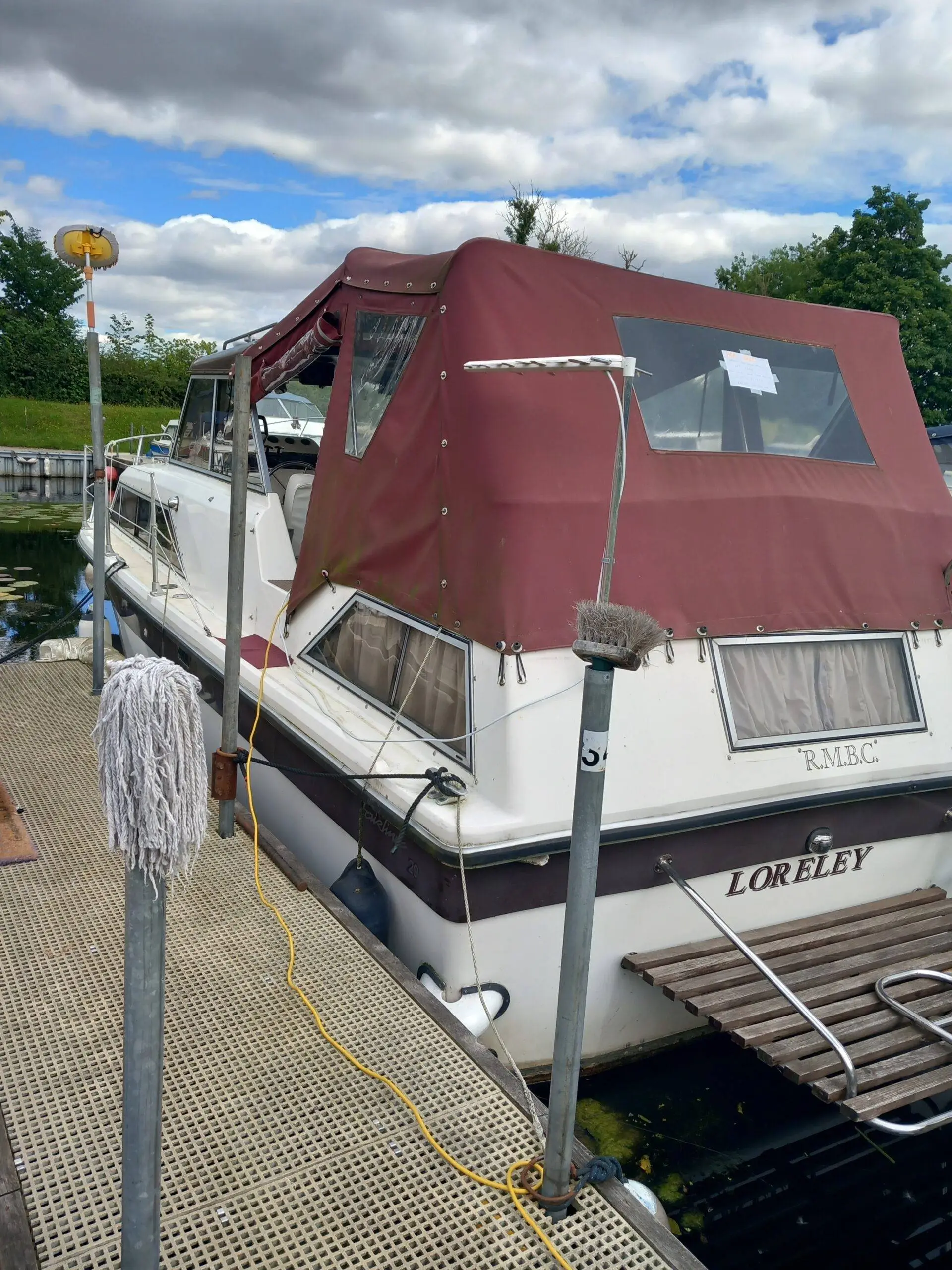 Loreley – 1984 29ft River Cruiser