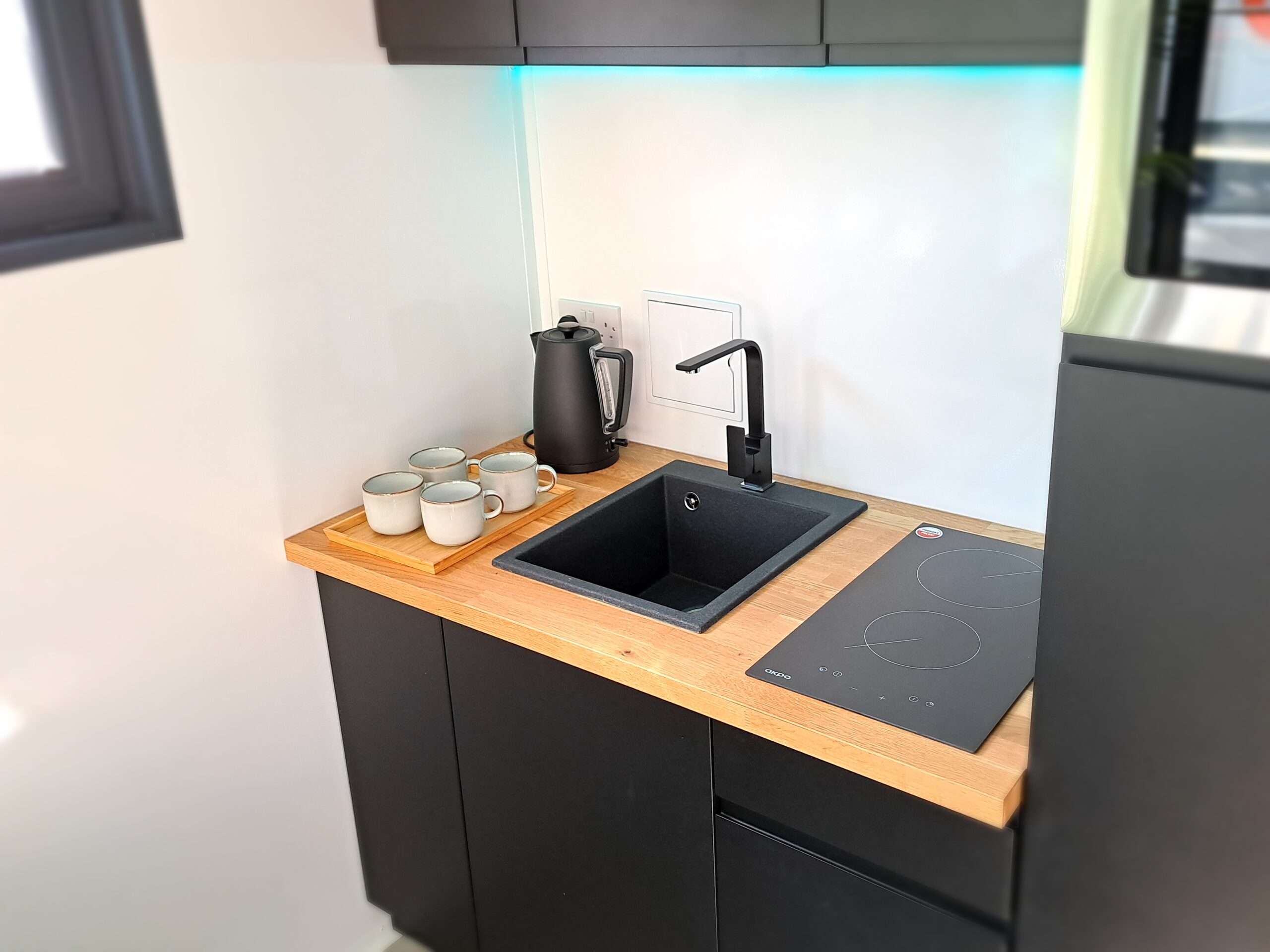 40 x 10ft – Houseboat