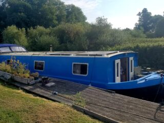 outside-boat-7cc931dd2d367a42317093d0ba3f8772