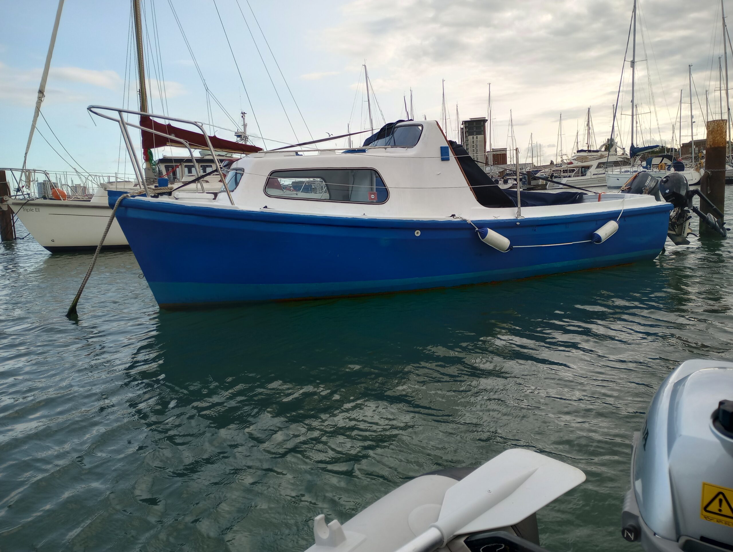 Fiberglass motor boat 17ft Long Shaft 4-Stroke (Vanguard model)