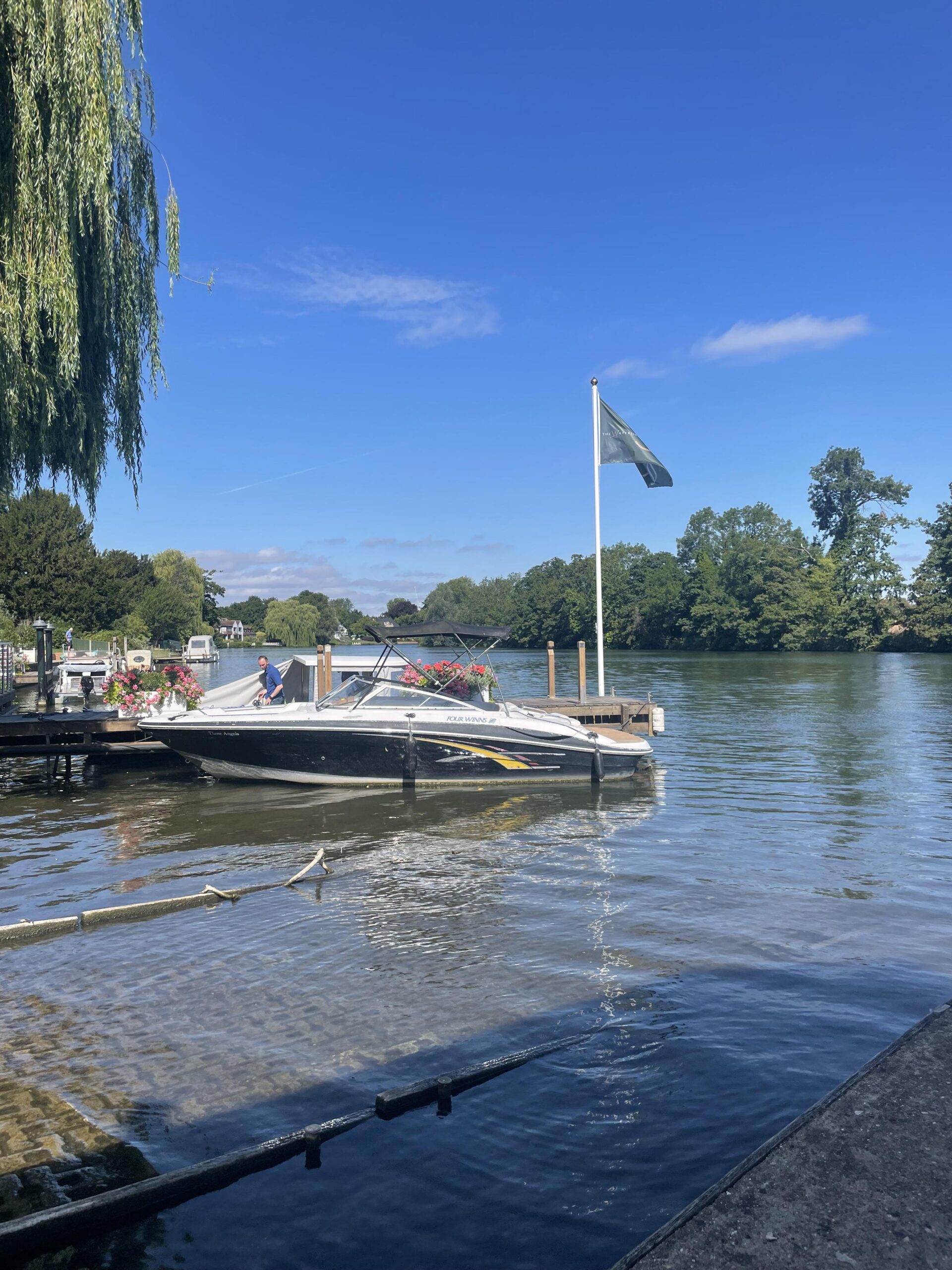 Four Winns H220 Bowrider